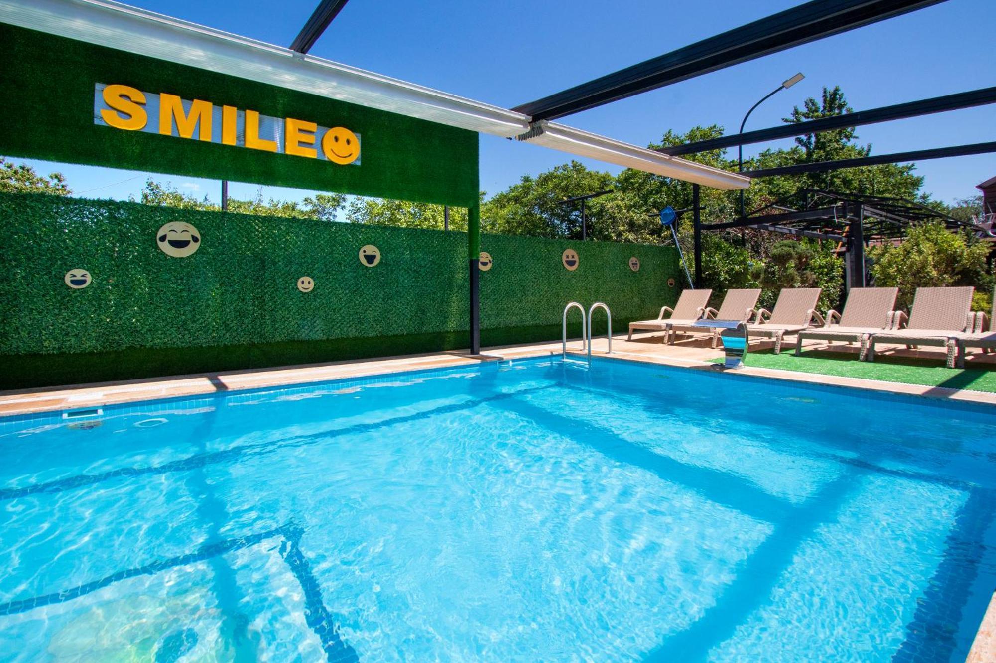 Hotel Smile Kobuleti Exteriör bild